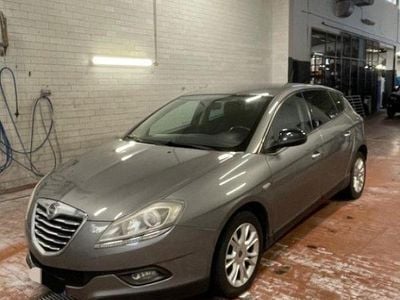Grigio Usata 2013 Lancia Delta Utilitaria | 5980 € (Buon prezzo)