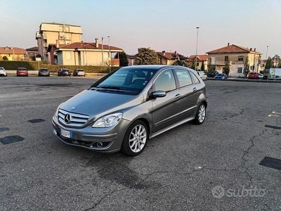 Usata Mercedes B200 2007 Grigio Monovolume