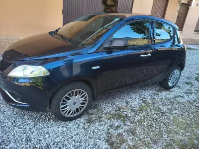 Usata Lancia Ypsilon 69 CV (50 kW) 2018 Utilitaria