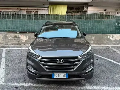 Usata Hyundai Tucson 116 CV (85 kW) 2016 Grigio SUV