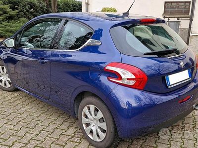 Usata Peugeot 208 Allure 92 CV (67 kW) 2013 Blu Utilitaria