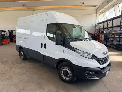 Usata Iveco Daily 140 CV (102 kW) 2021 Bianco Furgone
