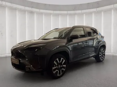 Usata Toyota Yaris Cross Lounge 131 CV (96 kW) 2025 Grigio metallizzato SUV