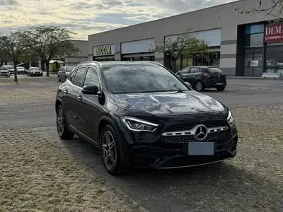 Usata Mercedes GLA200 163 CV (119 kW) 2021 Nero SUV