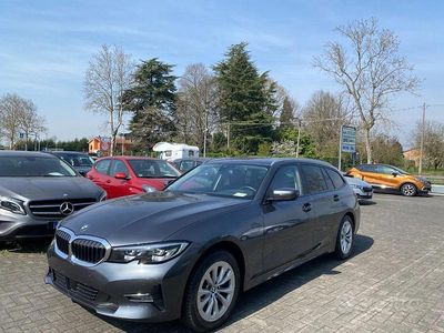 Usata BMW 318 Advantage 150 CV (110 kW) 2020 Grigio Station wagon