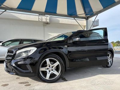 Käytetty Mercedes GLA180 AMG 109 HP (80 kW) 2016 Musta Katumaasturi
