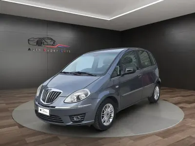 Usata Lancia Musa 95 CV (69 kW) 2012 Grigio Monovolume