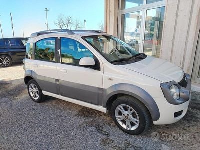Usata Fiat Panda Cross 77 CV (56 kW) 2011 Bianco Utilitaria