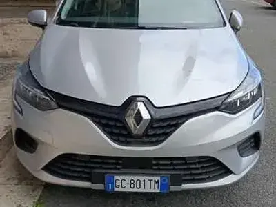 Begagnad Renault Clio V Life 101 HK (74 kW) 2020 Sedan