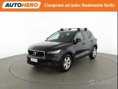 Usata Volvo XC40 Momentum 163 CV (119 kW) 2022 Nero SUV