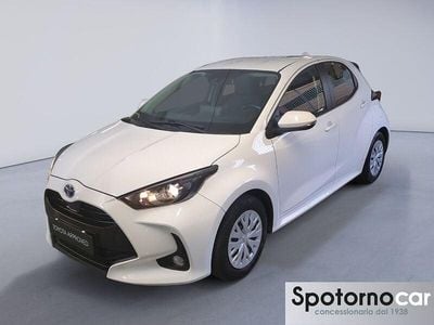 Bianco Usata 2023 Toyota Yaris Hybrid Active Berlina | 16.000 € (Buon prezzo)