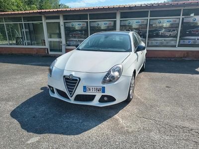 Usata Alfa Romeo Giulietta Exclusive 105 CV (77 kW) 2012 Bianco Utilitaria