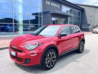 Usata Fiat 600 La Prima 114 kW (156 CV) 2025 Rosso SUV