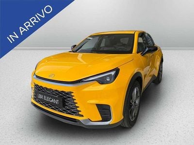 Nuova Lexus LBX 136 CV (100 kW) 2026 Passionate yellow SUV