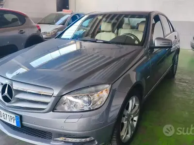 Usata Mercedes C180 156 CV (114 kW) 2010 Grigio Berlina