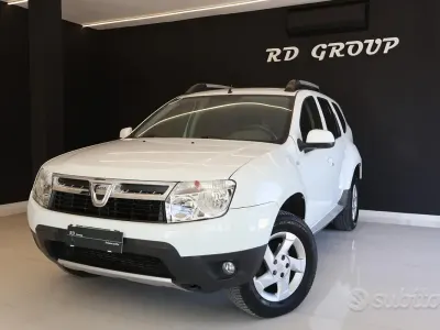 Usata Dacia Duster Lauréate 90 CV (66 kW) 2012 Bianco SUV