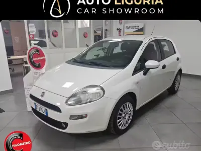 Usata Fiat Punto Street 75 CV (55 kW) 2015 Bianco Utilitaria