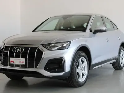 Begagnad Audi Q5 Business 204 HK (150 kW) 2022 Silver SUV