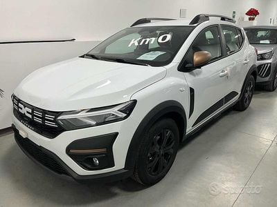 Nuova Dacia Sandero Extreme 100 CV (73 kW) 2025 Vari colori Berlina