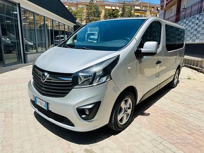 Usata Opel Vivaro 125 CV (91 kW) 2017 Grigio Monovolume