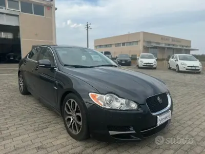 Usata Jaguar XF Premium Luxury 275 CV (202 kW) 2010 Grigio Berlina