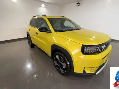Nuova Fiat Grande Panda La Prima 100 CV (73 kW) 2026 Giallo Utilitaria