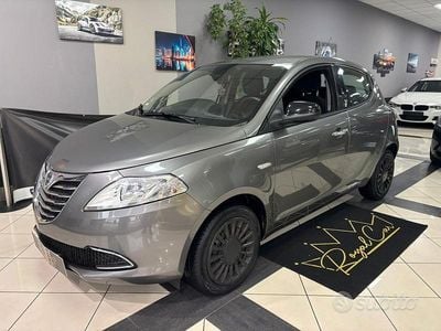 Usata Lancia Ypsilon Silver 69 CV (50 kW) 2013 Grigio Utilitaria