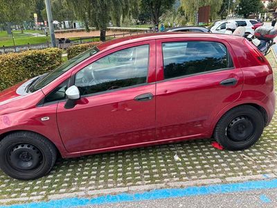 Usata Fiat Grande Punto 65 CV (47 kW) 2011 Rosso Utilitaria