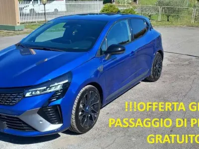 Usata Renault Clio V Esprit Alpine 145 CV (106 kW) 2023 Blu/azzurro Utilitaria