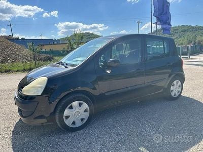 Käytetty Renault Modus Expression 70 HP (51 kW) 2009 Musta Tila-auto