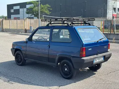 Usata Fiat Panda Young 54 CV (39 kW) 2001 Bluazzurro Berlina