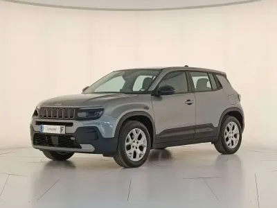 Usata Jeep Avenger Altitude 101 CV (74 kW) 2024 Granite grey SUV