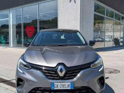 Usata Renault Captur Equilibre 94 CV (69 kW) 2023 Grigio SUV