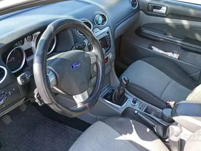 Usata Ford Focus 109 CV (80 kW) 2010 Grigio Station wagon