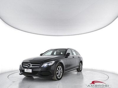 Usata Mercedes C200 136 CV (100 kW) 2018 Nero Station wagon