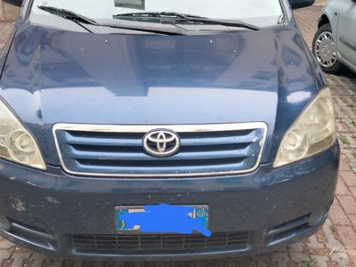 Toyota Avensis Verso