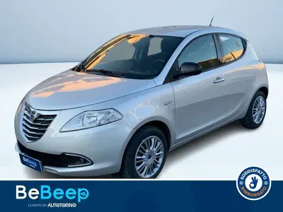 Usata Lancia Ypsilon Gold 69 CV (50 kW) 2011 Argento metallizzato Utilitaria
