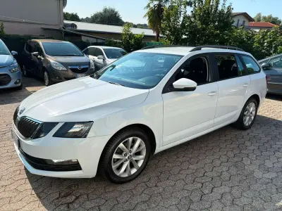 Usata Skoda Octavia Executive 116 CV (85 kW) 2018 Bianco Station wagon