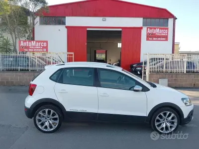 Usata VW Polo Cross 90 CV (66 kW) 2015 Bianco Utilitaria