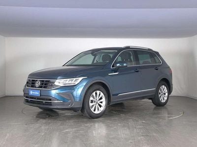 Usata VW Tiguan Life 122 CV (89 kW) 2022 Nightshade blue metallizzato SUV