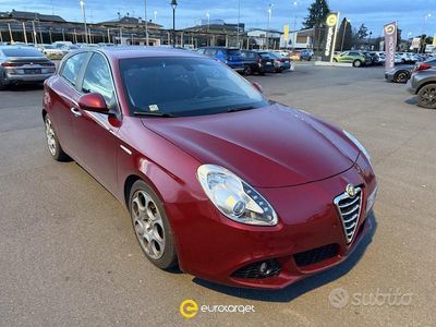 Usata Alfa Romeo Giulietta Distinctive 170 CV (125 kW) 2012 Rosso pastello Utilitaria