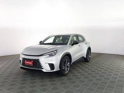 Usata Lexus LBX 91 CV (66 kW) 2025 Argento SUV