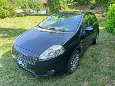 Usata Fiat Grande Punto Active 75 CV (55 kW) 2009 Nero Utilitaria