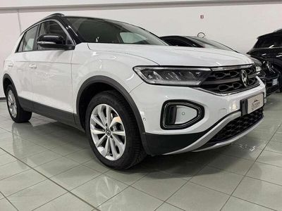 Usata VW T-Roc Life 110 CV (80 kW) 2022 Bianco SUV
