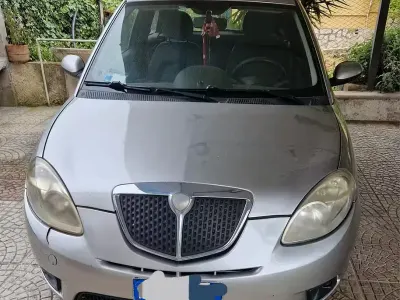 Usata Lancia Ypsilon 69 CV (50 kW) 2004 Grigio Utilitaria