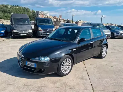 Usado Alfa Romeo 147 120 CV (88 kW) 2009 Negro Utilitario