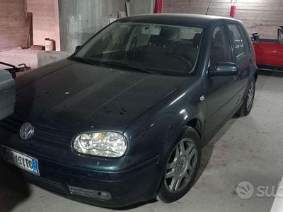 Usata VW Golf IV 105 CV (77 kW) 2002 Utilitaria