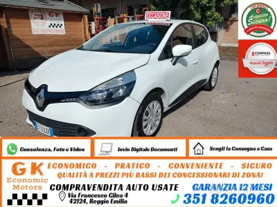 Usado Renault Clio IV 73 CV (53 kW) 2015 Blanco Berlina
