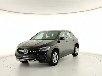 Usata Mercedes GLA180 116 CV (85 kW) 2023 Nero notte ; SUV