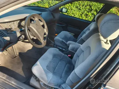 Usata Renault Safrane 132 CV (97 kW) 1994 Verde Utilitaria